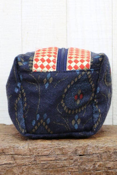 Paisley Ikat Origami Makeup Bag: One Size / Blue Combo