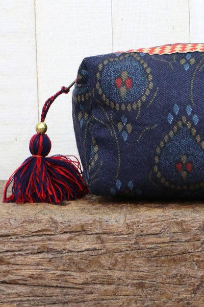 Paisley Ikat Origami Makeup Bag: One Size / Blue Combo